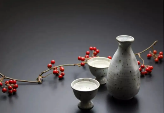 中老年人酒桌上，有這4個(gè)表現(xiàn)的人，都是“老狐貍”，千萬(wàn)別輕視