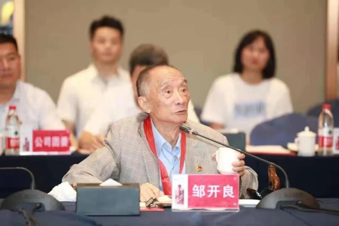 平凡中透著睿智，平實(shí)中透著熱忱.jpg