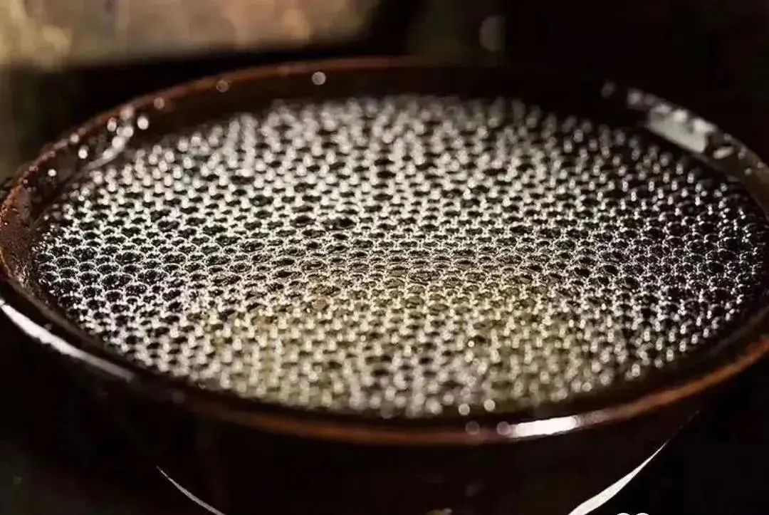 看花摘酒，如何通過酒花看酒的品質(zhì)？1.jpg